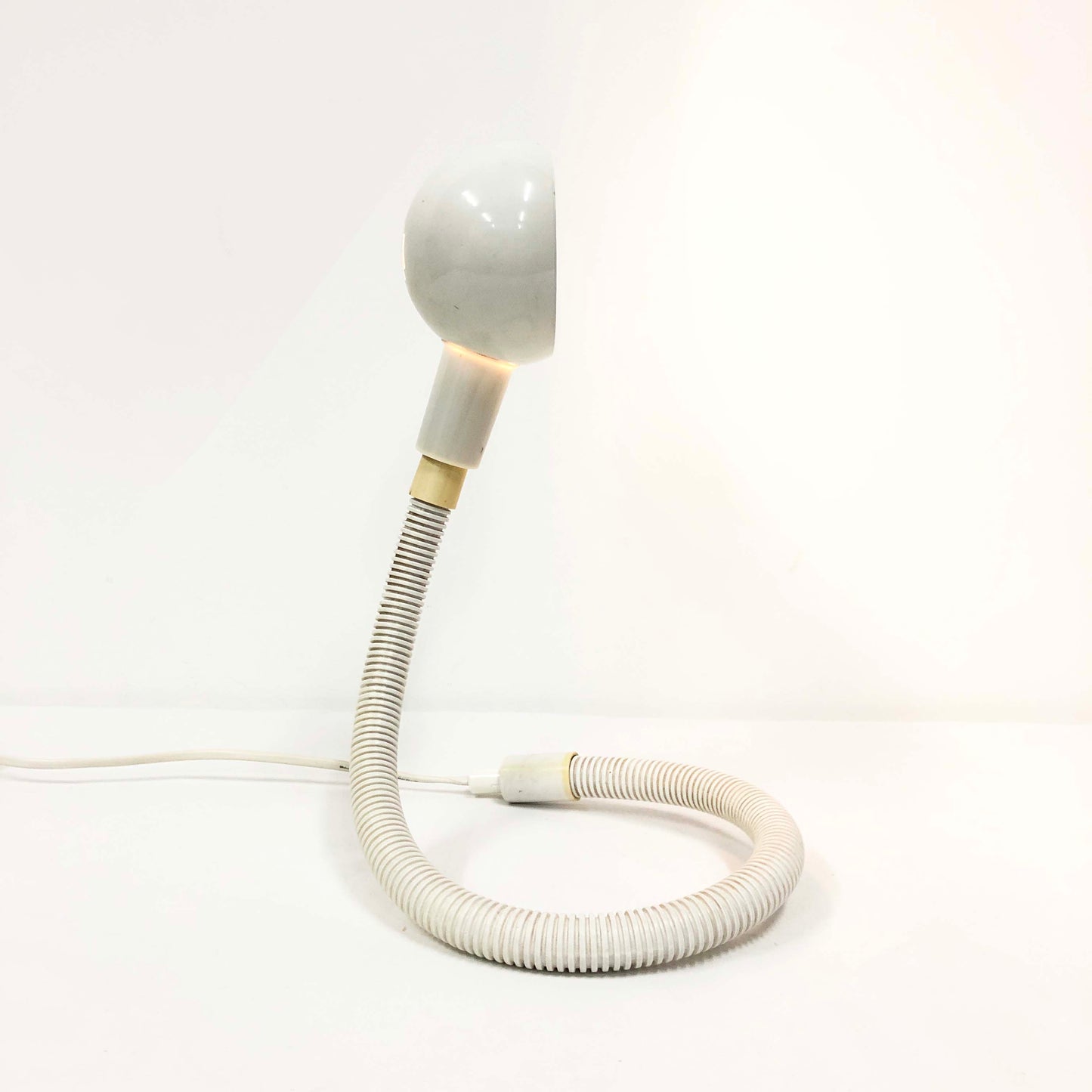 Flexible White Cobra Lamp